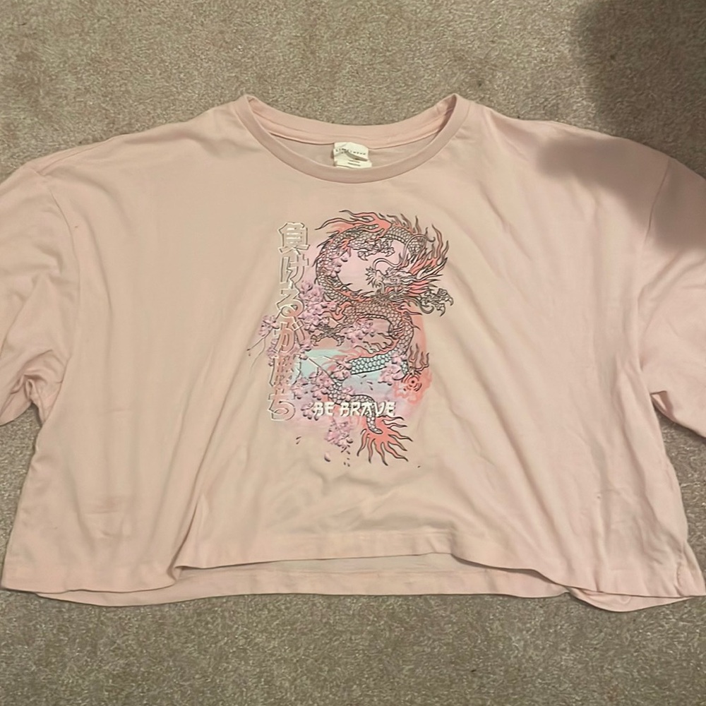 Light pink dragon crop top 🐉